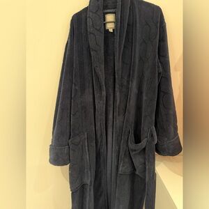 Daniel Buchler Navy Robe unisex